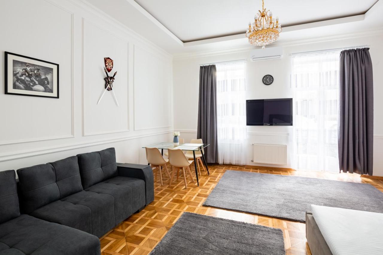 Alfa Apartments Grushevskoho 7 Lviv Luaran gambar