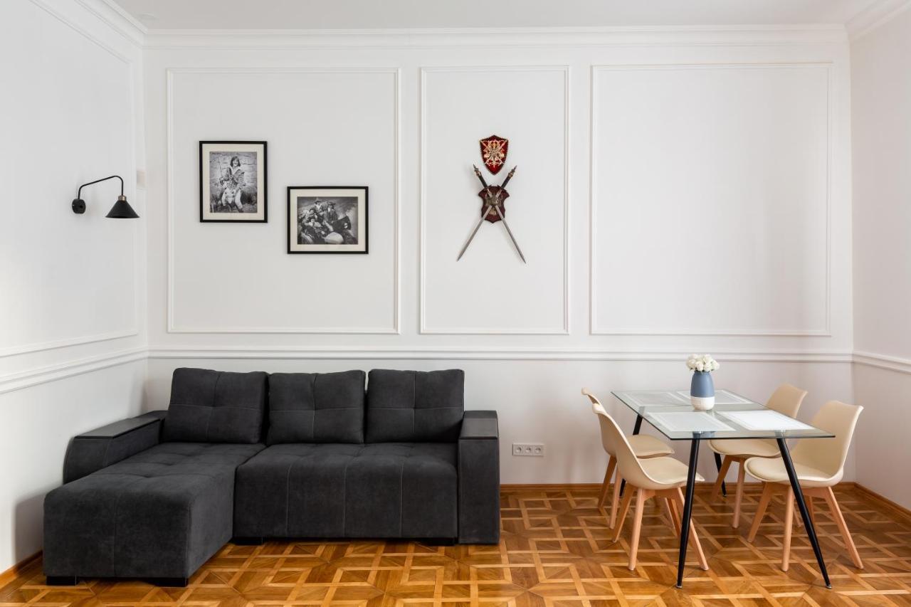 Alfa Apartments Grushevskoho 7 Lviv Luaran gambar