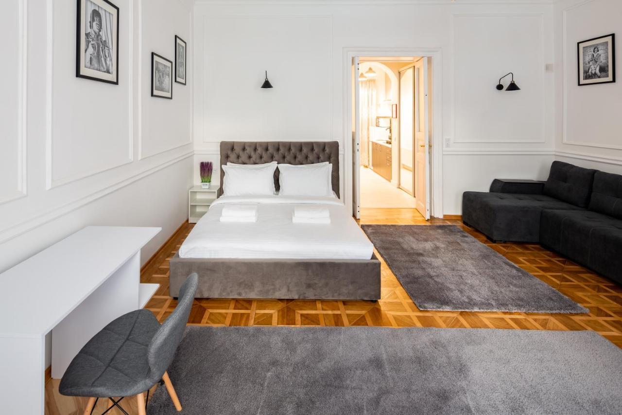 Alfa Apartments Grushevskoho 7 Lviv Luaran gambar